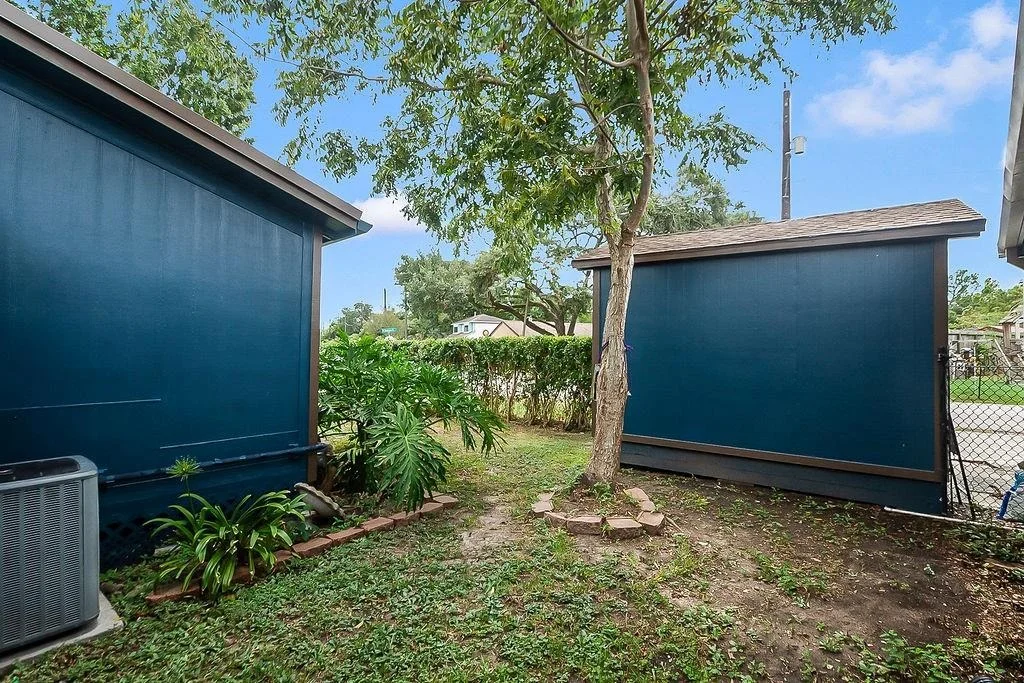 Photo of 4415 W Bayshore Drive