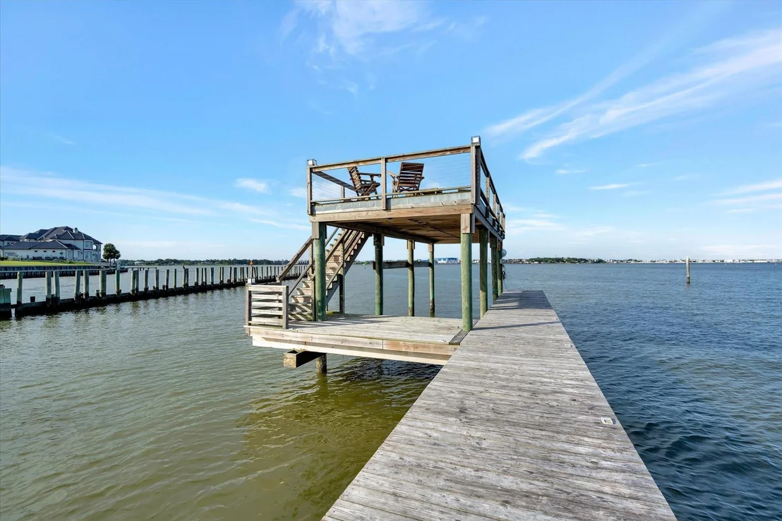 Photo of 2240 Marina Way