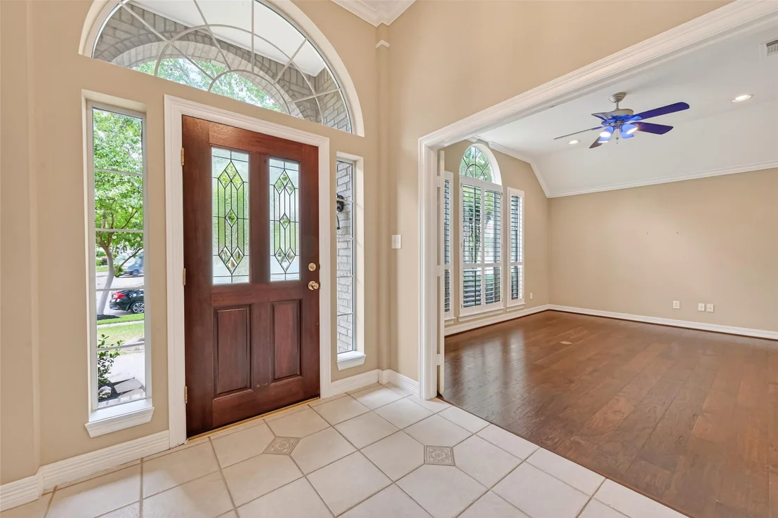 Photo of 1202 Waterside Estates Circle