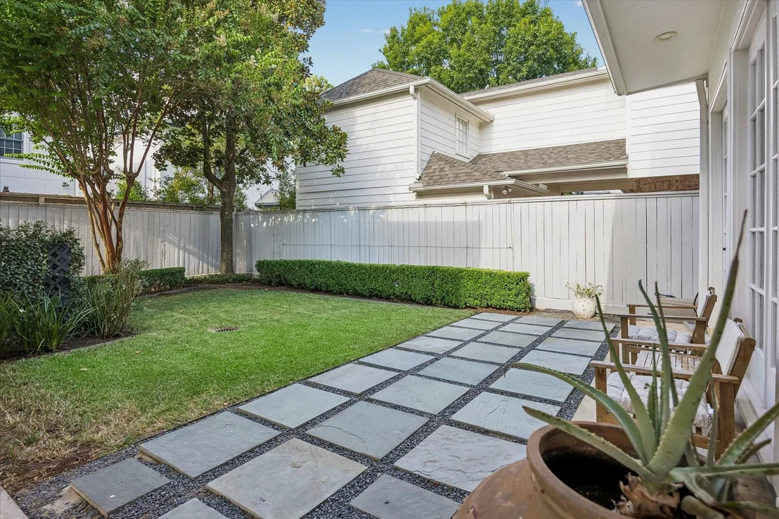 Photo of 4028 Byron Street