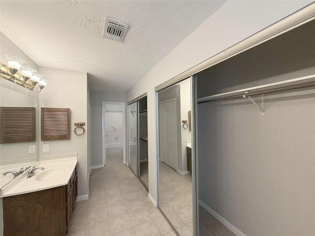 Photo of 16206 Indian Mill Drive