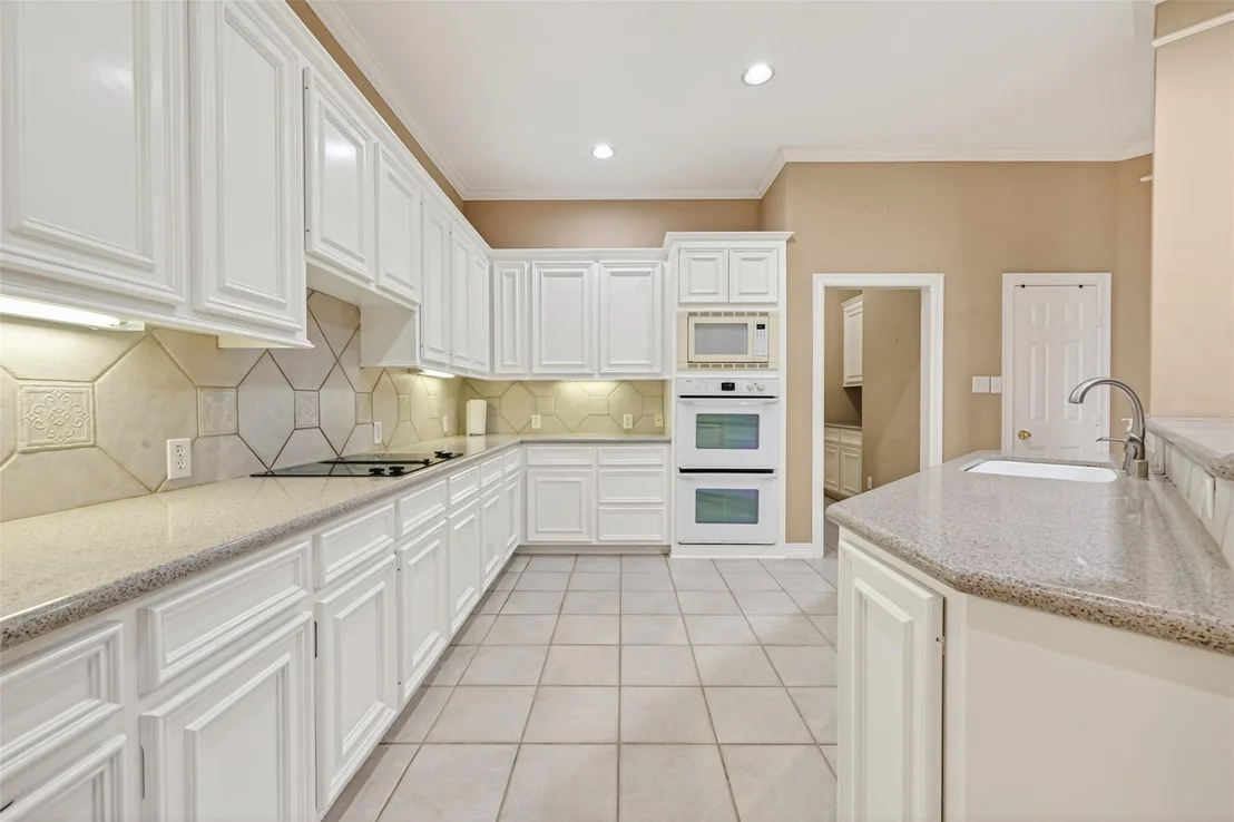 Photo of 1202 Waterside Estates Circle