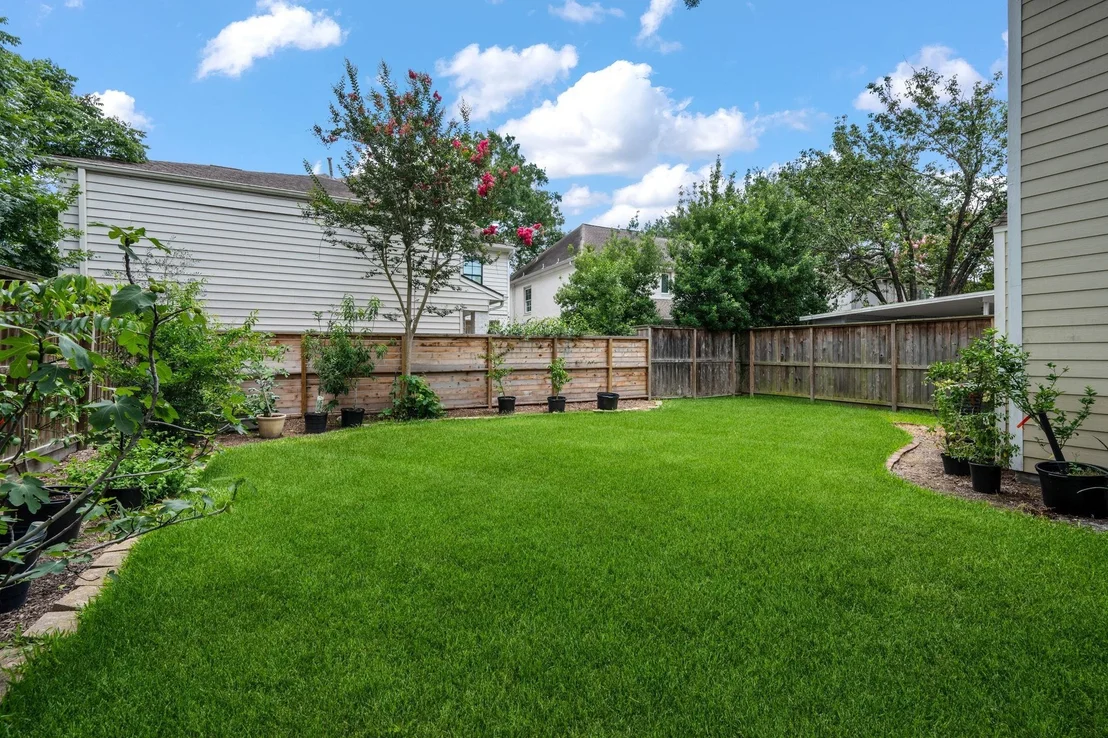 Photo of 6111 Wakeforest Avenue