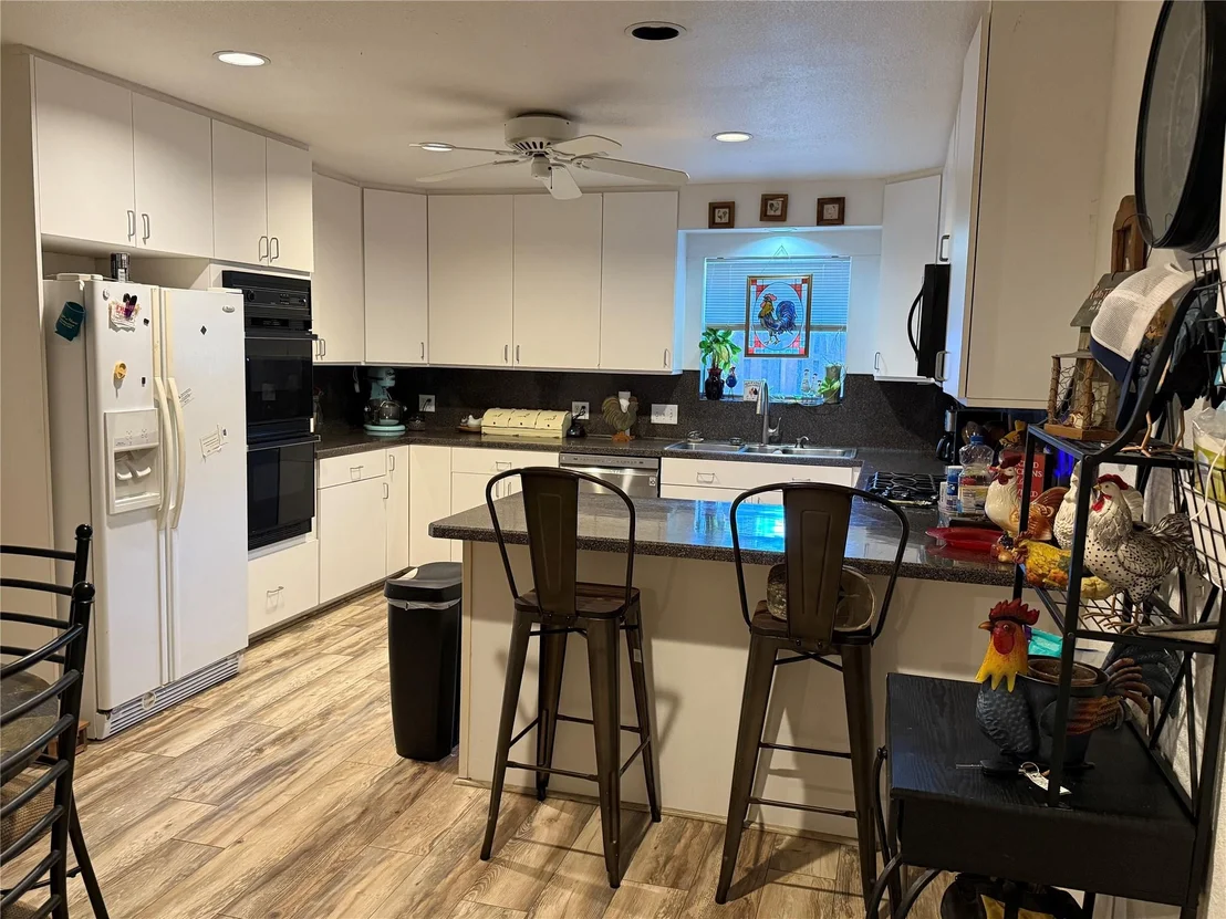 Photo of 601 Willow Lane