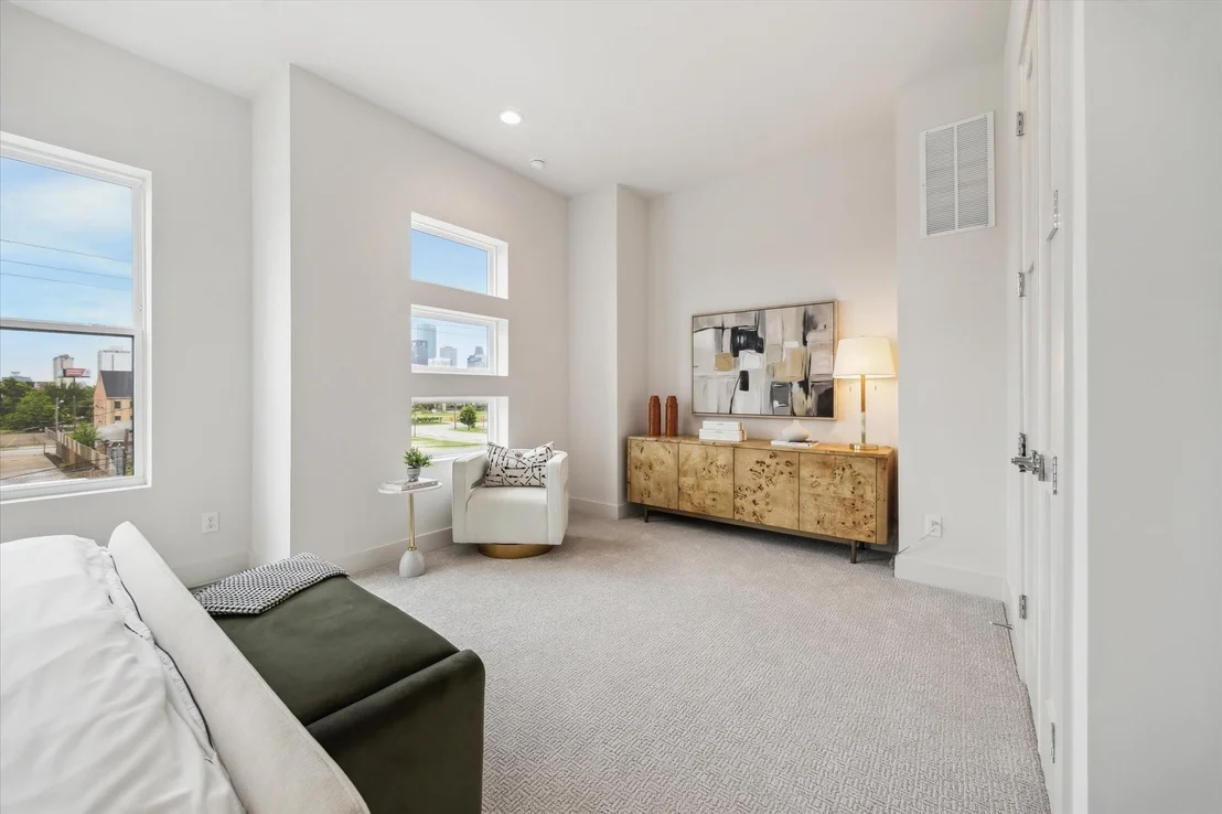 Photo of 2119 Emancipation Avenue