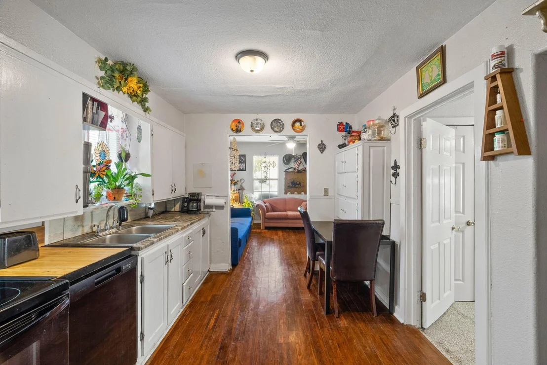 Photo of 2562 1st Street