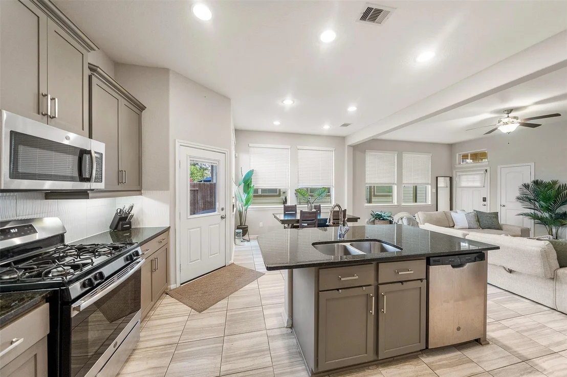 Photo of 215 Biltmore Loop