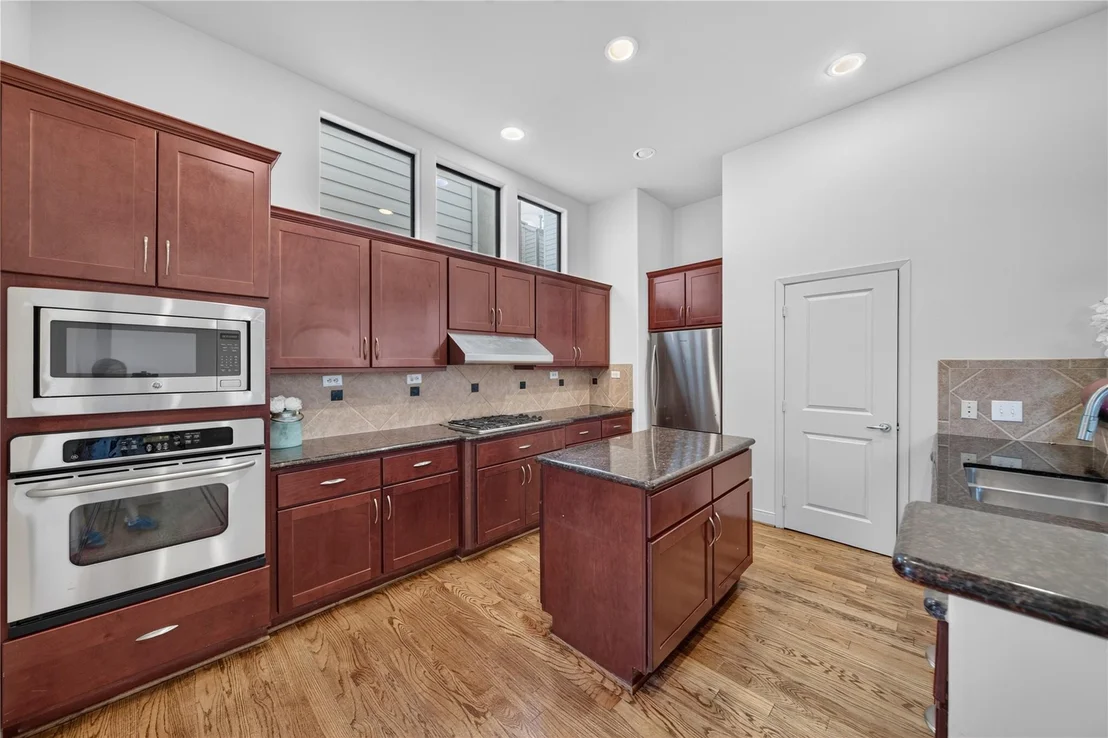 Photo of 818 Lester Street