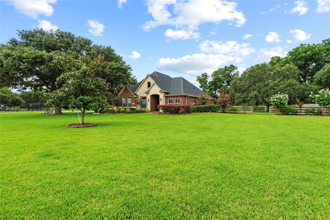 Photo of 32707 Westminster Drive