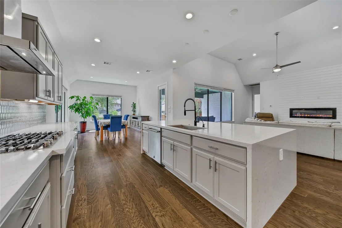 Photo of 115 Oak Estates Drive
