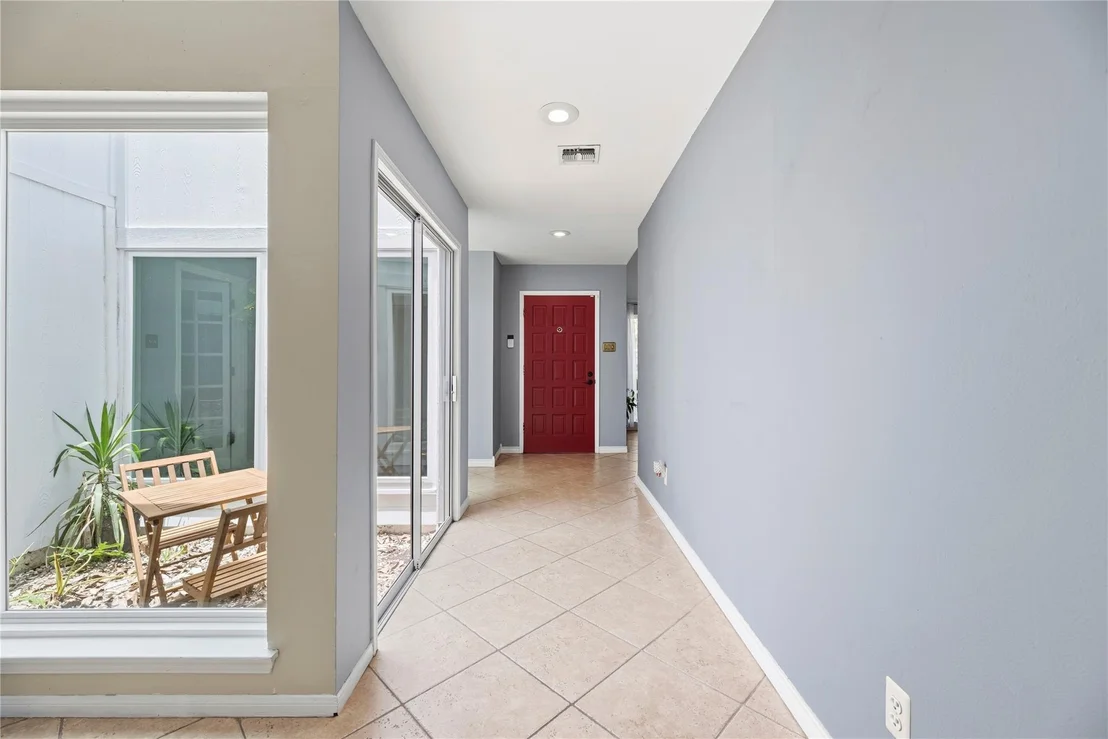 Photo of 14203 Wickersham Lane