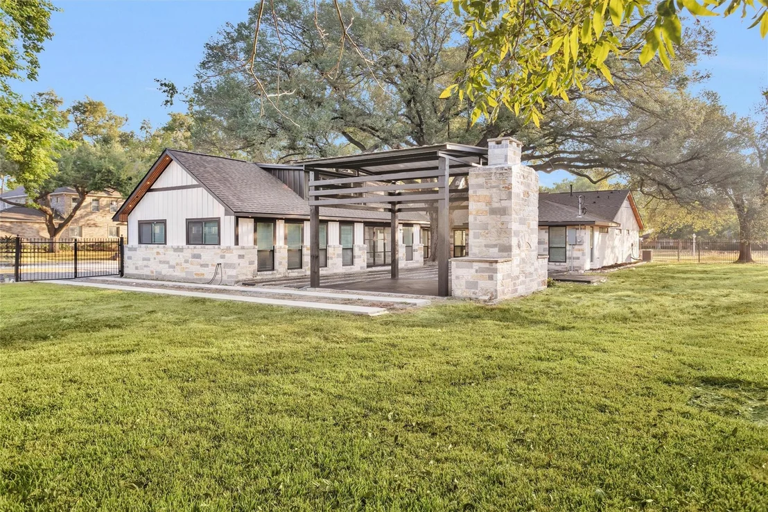 Photo of 4323 Tilson Lane