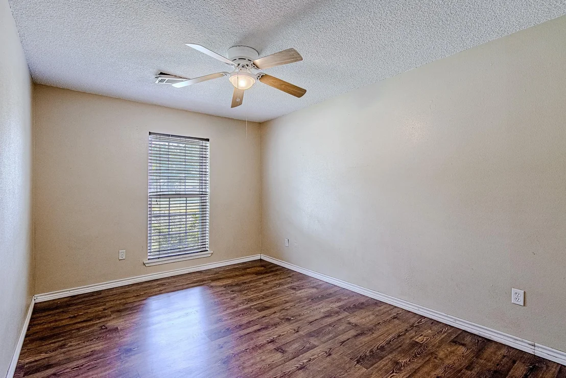 Photo of 2710 Burke Road