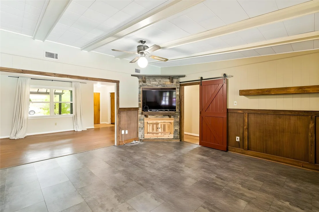 Photo of 1413 Lawn Drive
