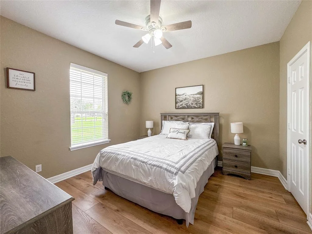 Photo of 15229 Cedar Street