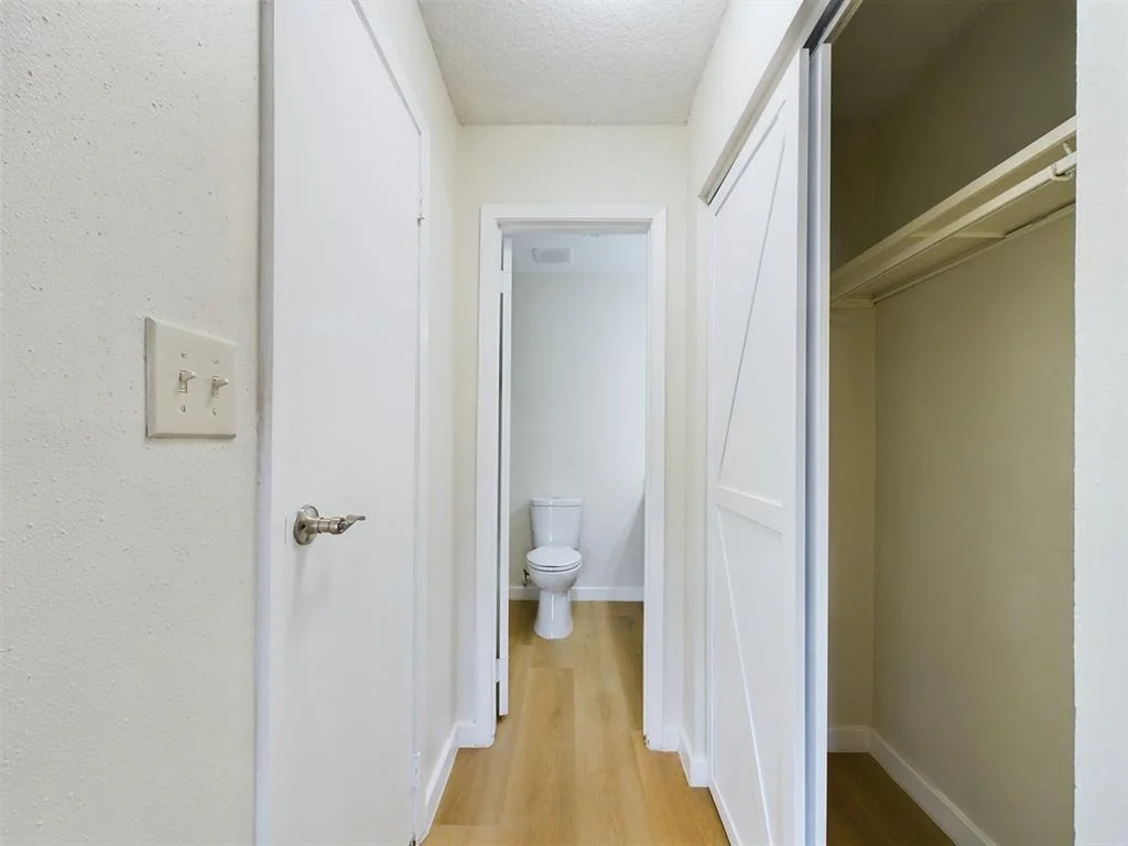 Photo of Unit 13A at 2501 Gulf Freeway