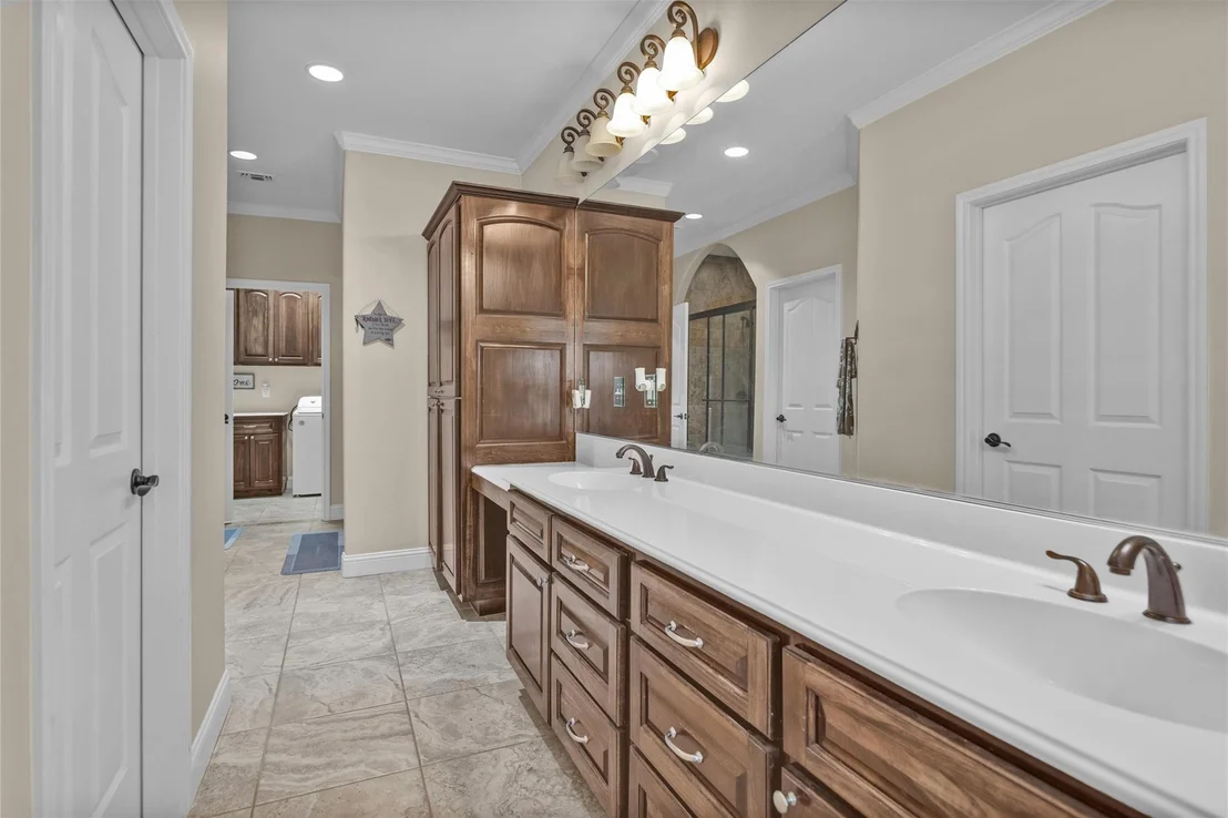 Photo of 300 Deer Trace Boulevard