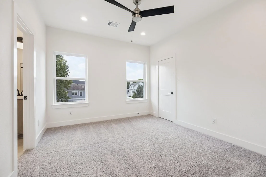 Photo of 2211 Saxon Drive