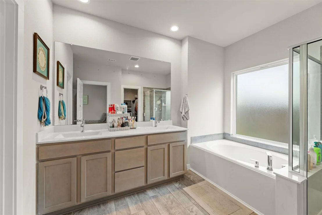 Photo of 2927 Neem Tree Lane