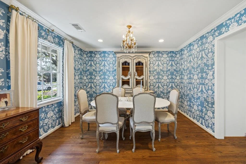 Photo of 8014 Meadowbriar Lane