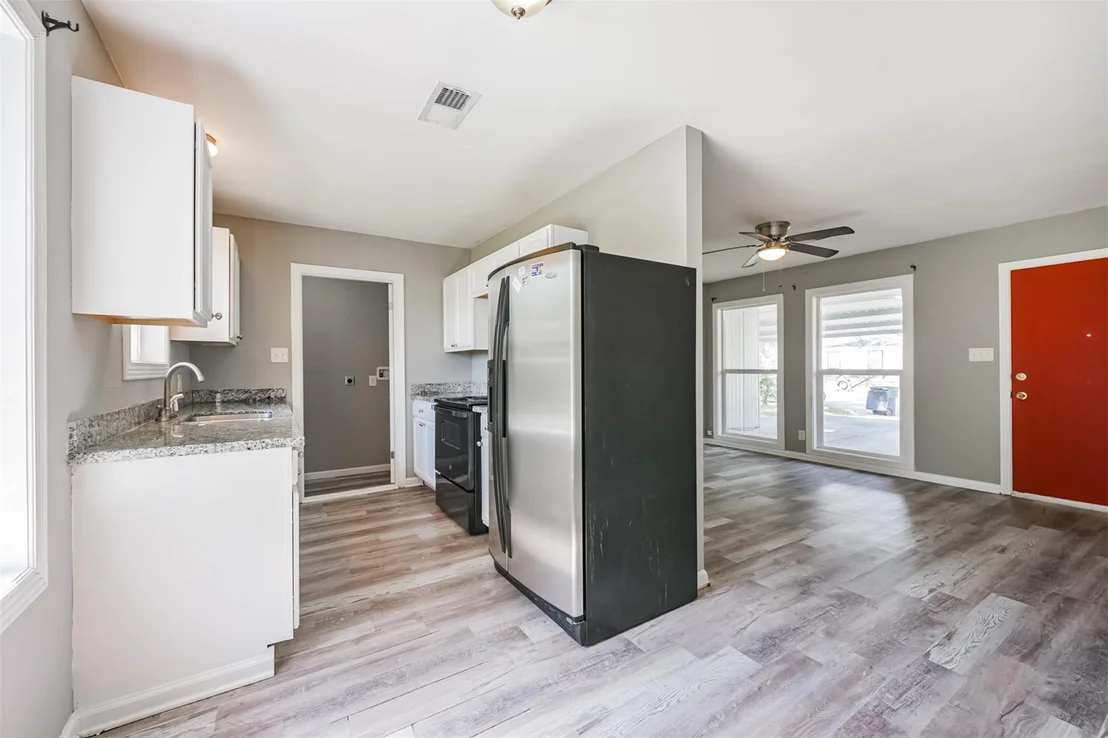 Photo of 5746 Lakefield Drive
