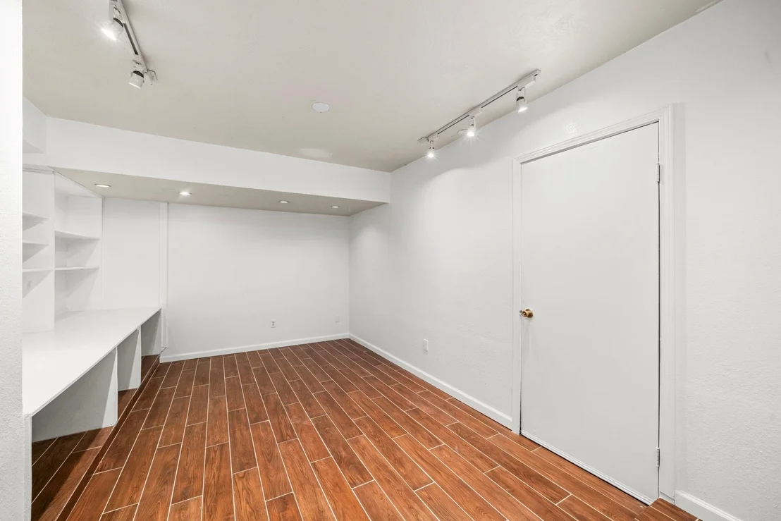 Photo of 902 Mesa Terrace Drive