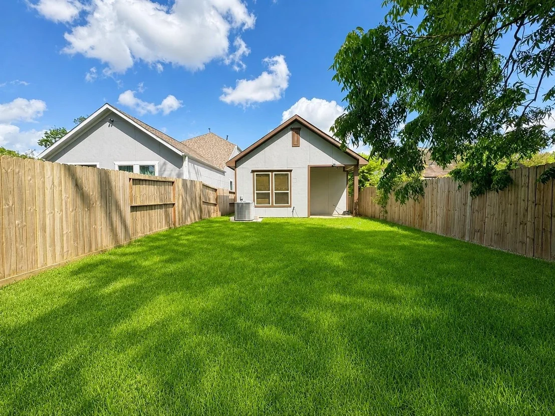 Photo of 8422 Lanewood Drive