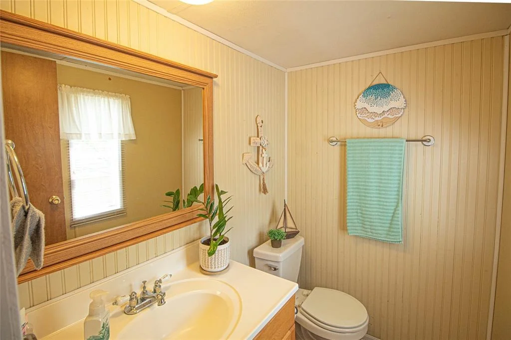 Photo of 305 Red Oak