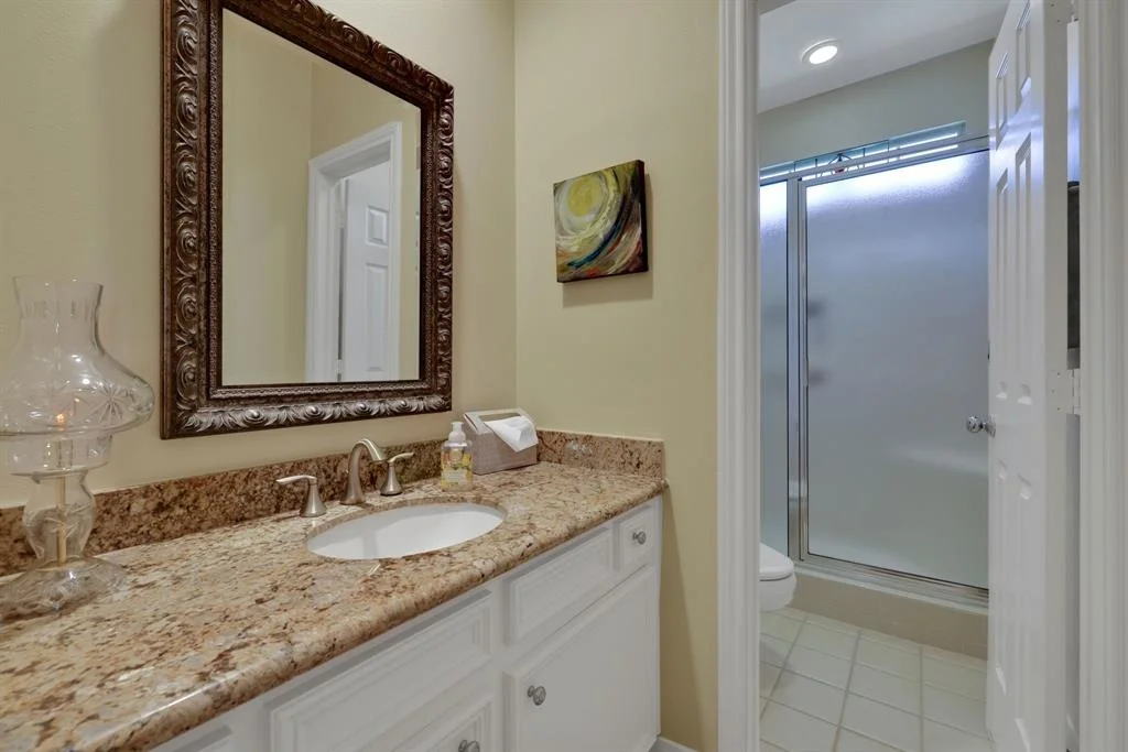 Photo of 251 Lake Oaks Boulevard