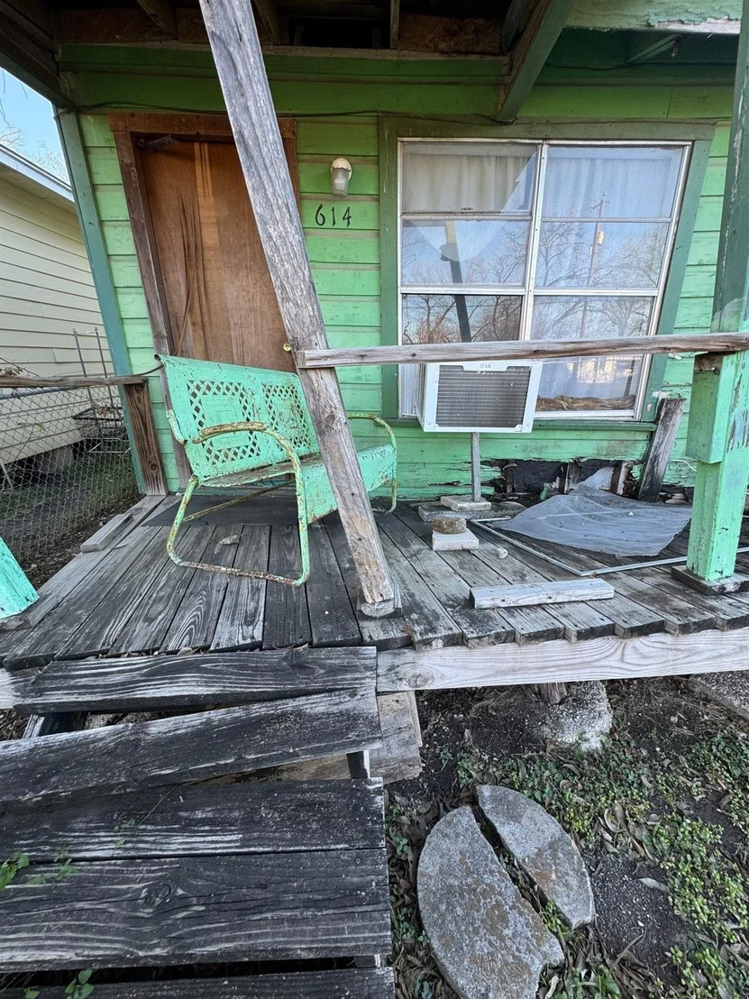 Photo of 614 Sunglo Drive