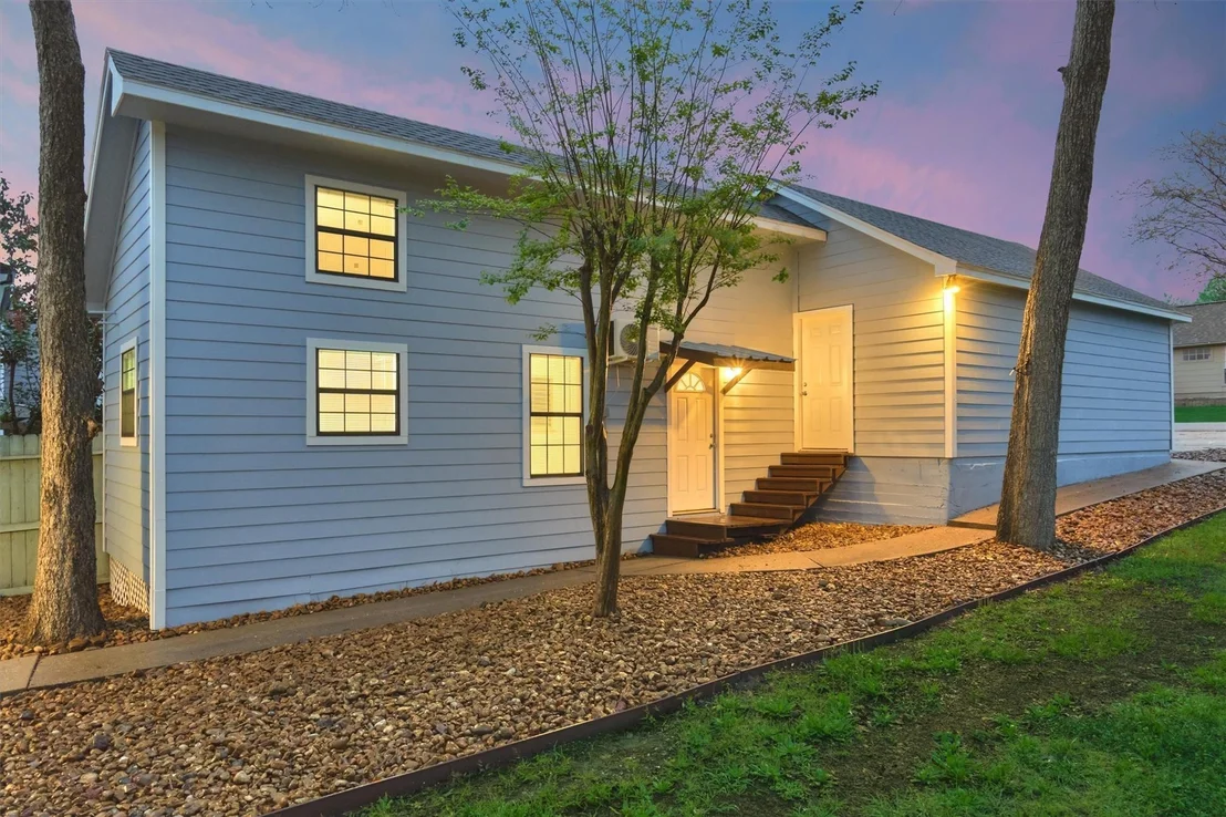 Photo of 807 Paradise Lane