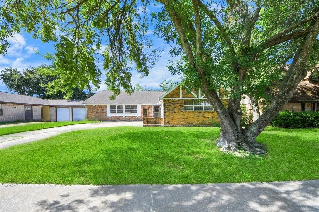 Photo of 4214 Iroquois Drive