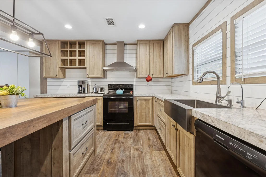 Photo of 146 Marina Drive