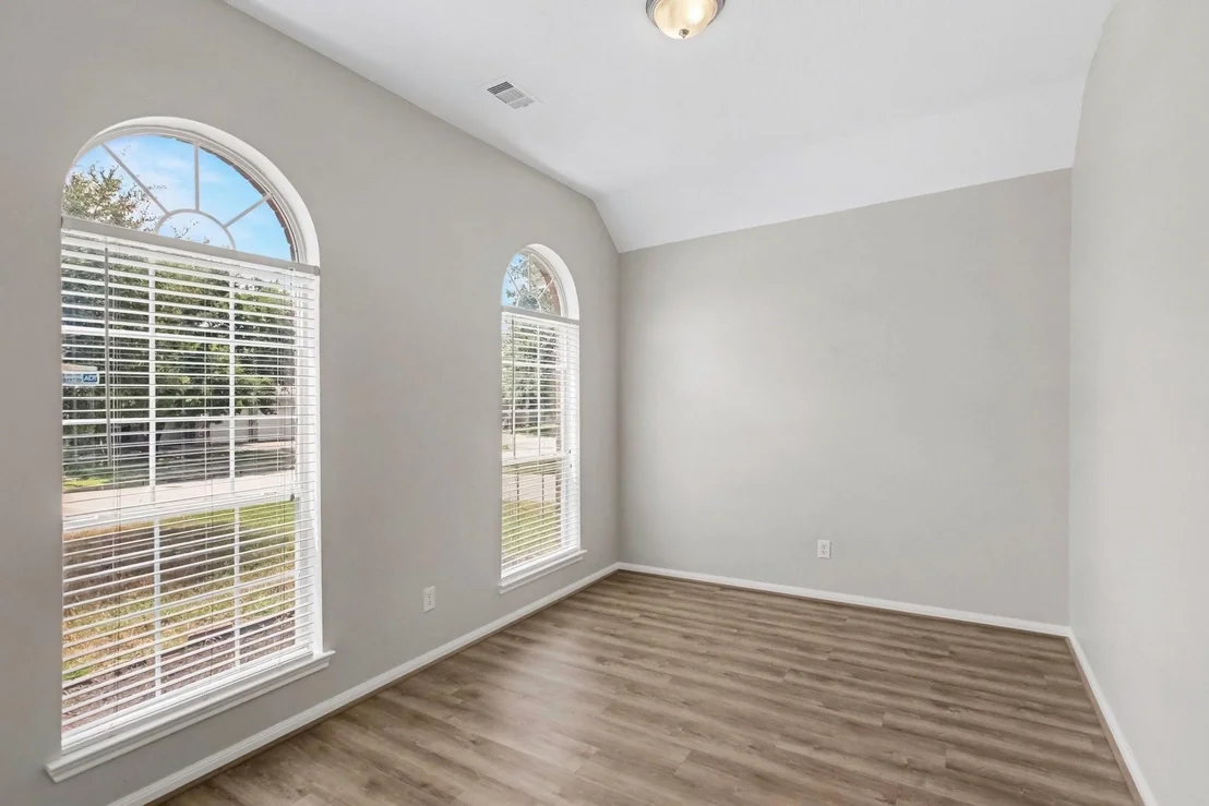 Photo of 914 Brady Bend Drive