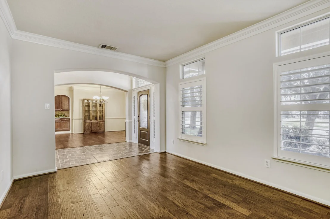 Photo of 19303 Valiant Woods Drive