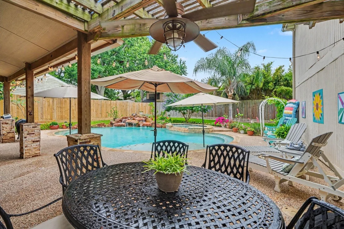 Photo of 1623 Lake Bluff Drive