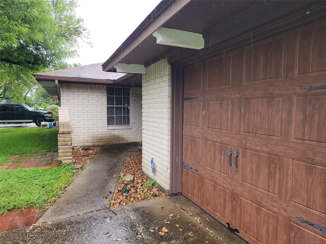 Photo of 7211 Log View Drive