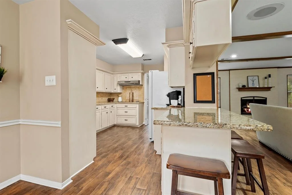 Photo of 18022 Longcliffe Drive