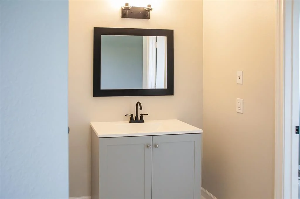 Photo of 1222 Lynn Lane