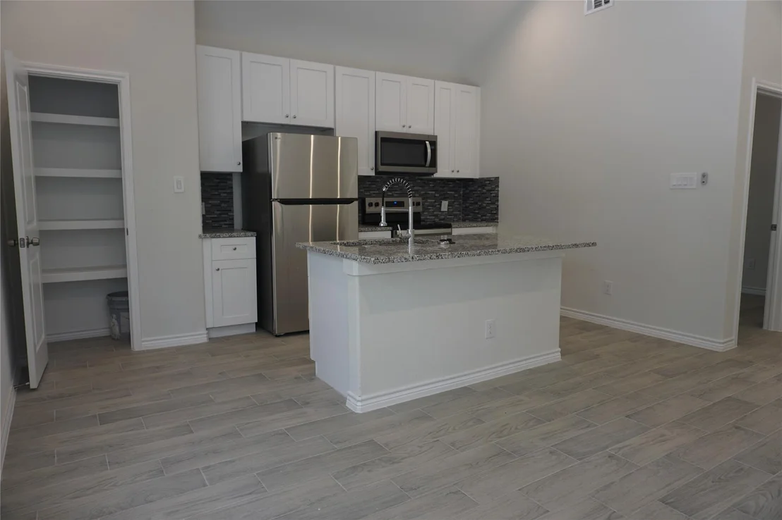 Photo of 9856 Arbor Oak