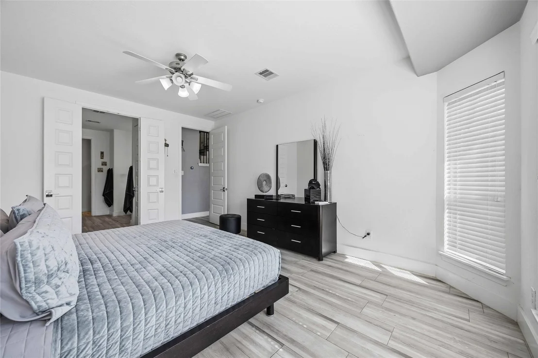 Photo of 2826 Walnut Crest Drive