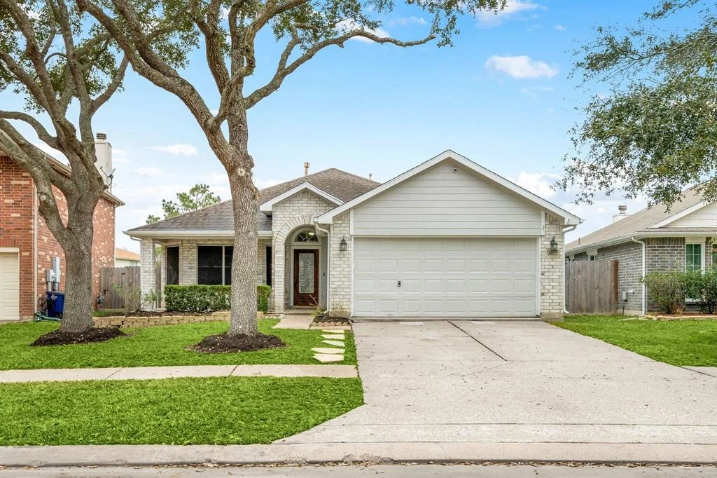 Photo of 2877 Pointe Drive