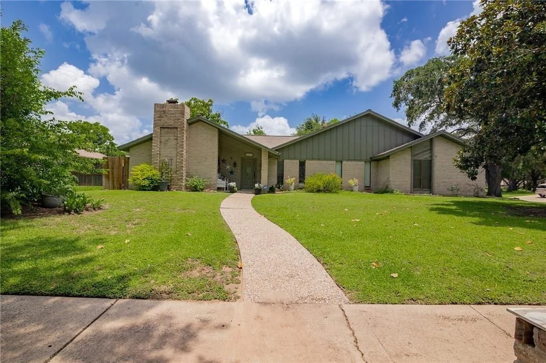 Photo of 602 Chimney Rock Drive
