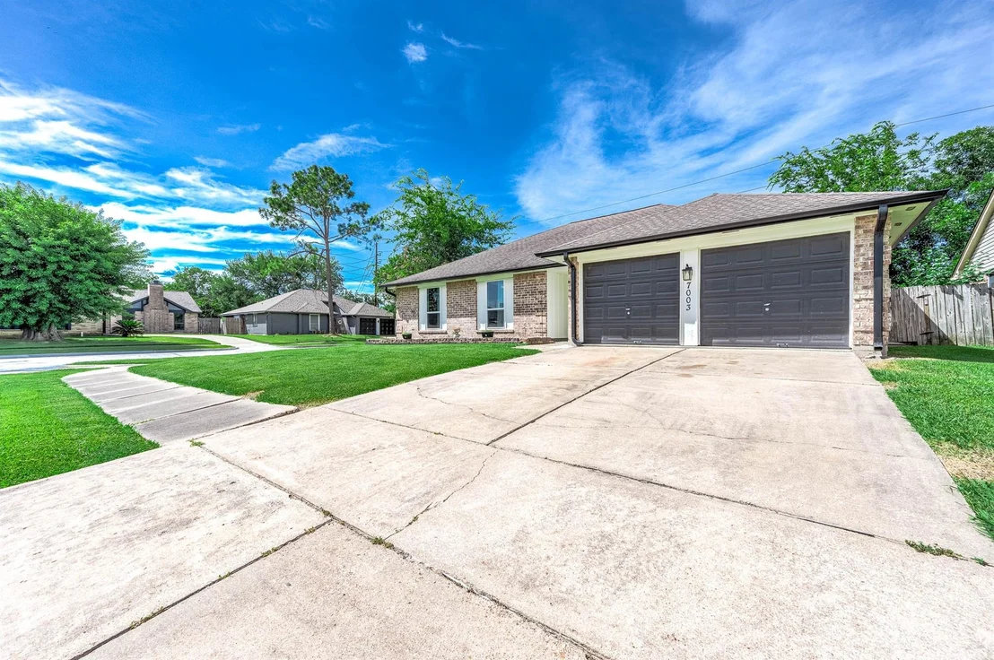 Photo of 7003 Buchanan Drive