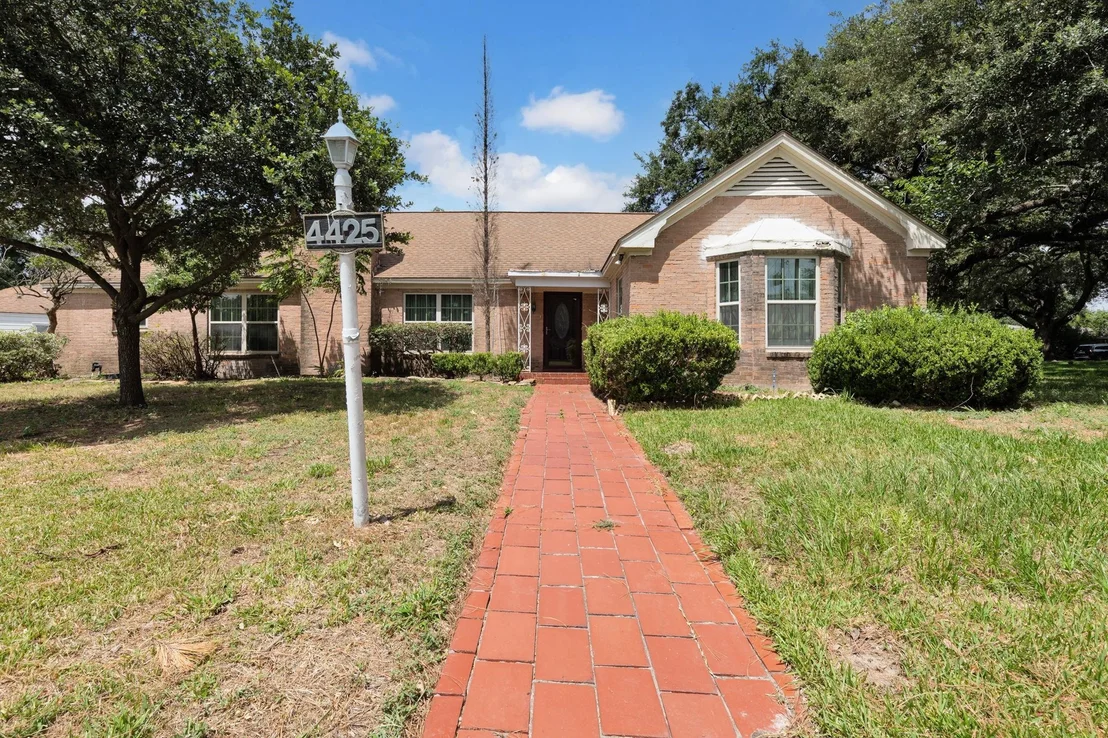 Photo of 4425 Laurel Drive