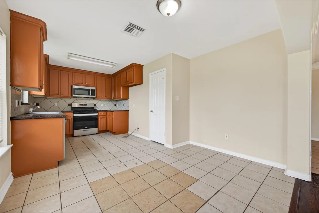 Photo of 707 Mockingbird Street