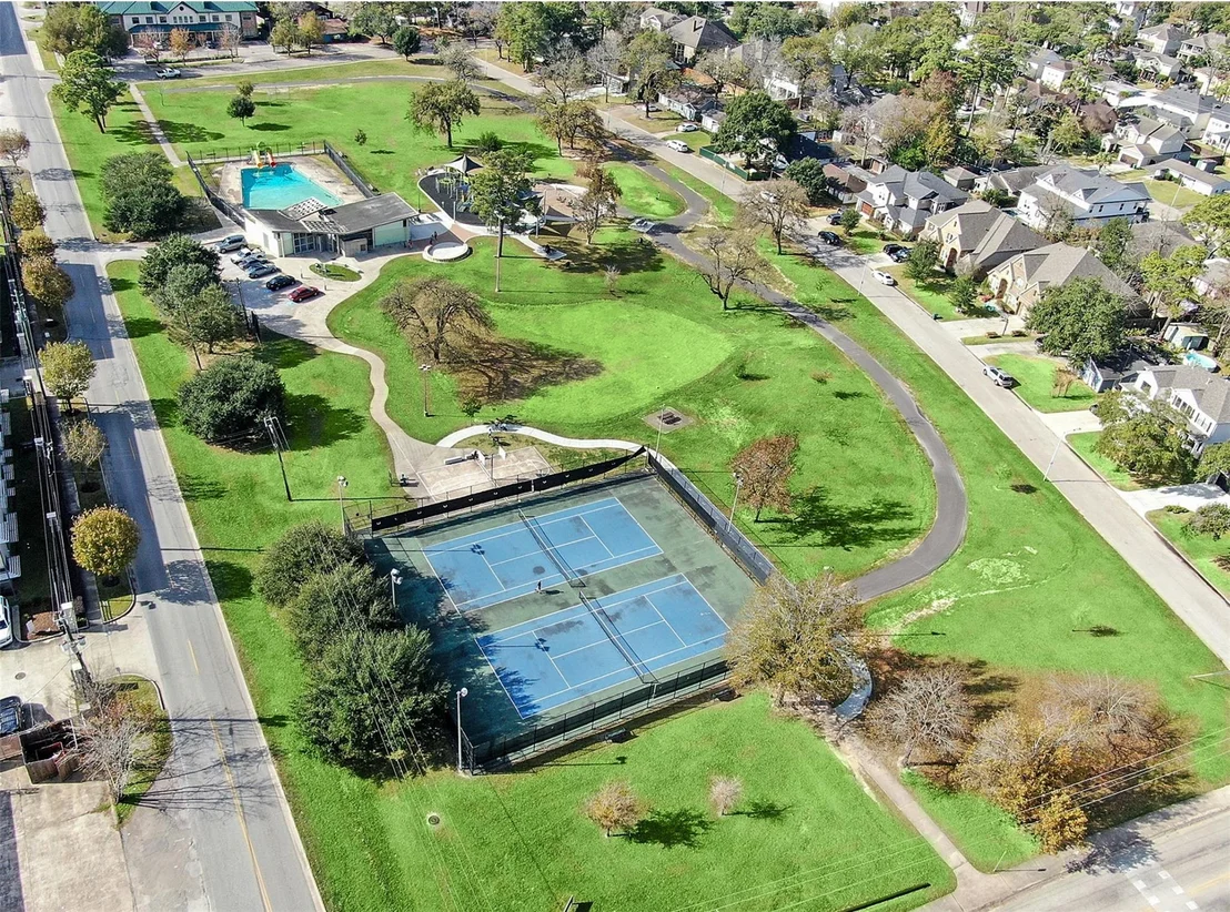 Photo of 2223 Saxon Drive