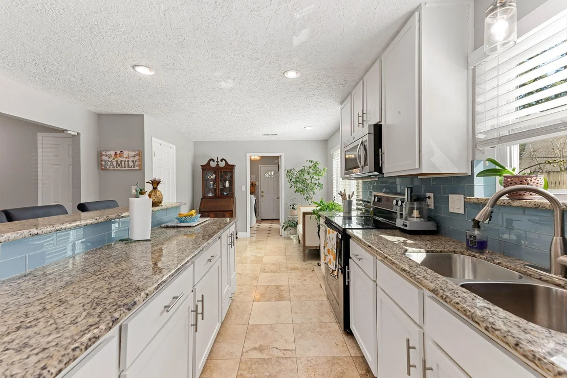 Photo of 8207 Colonial Oaks Lane