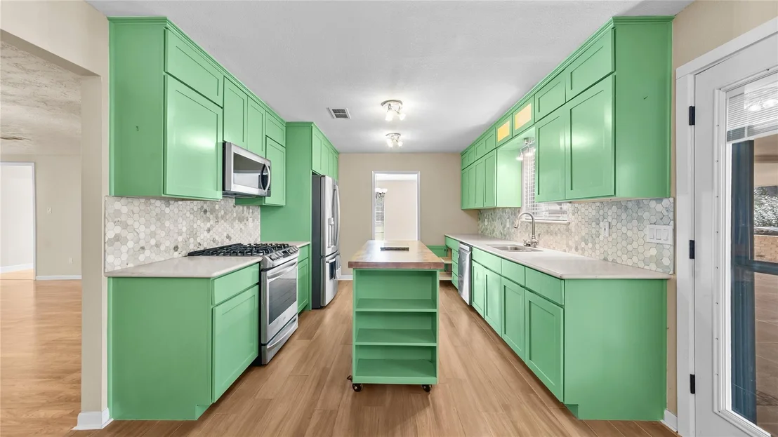 Photo of 1711 Woodhue Drive