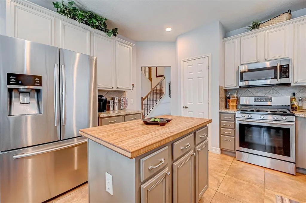 Photo of 14507 Huntmont Drive